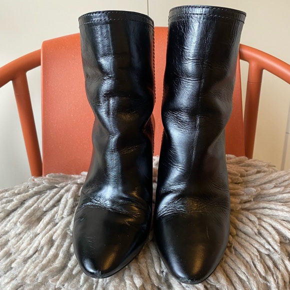 Saint Laurent crinkle patent leather booties - Picture 3 of 13